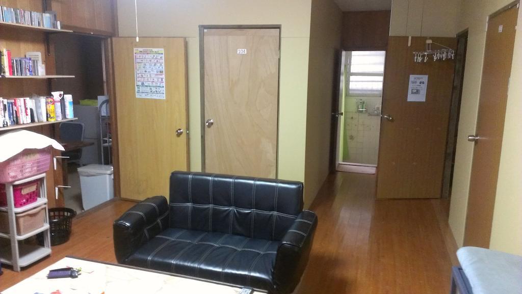 Koza Share House Hotel Okinawa Exterior foto
