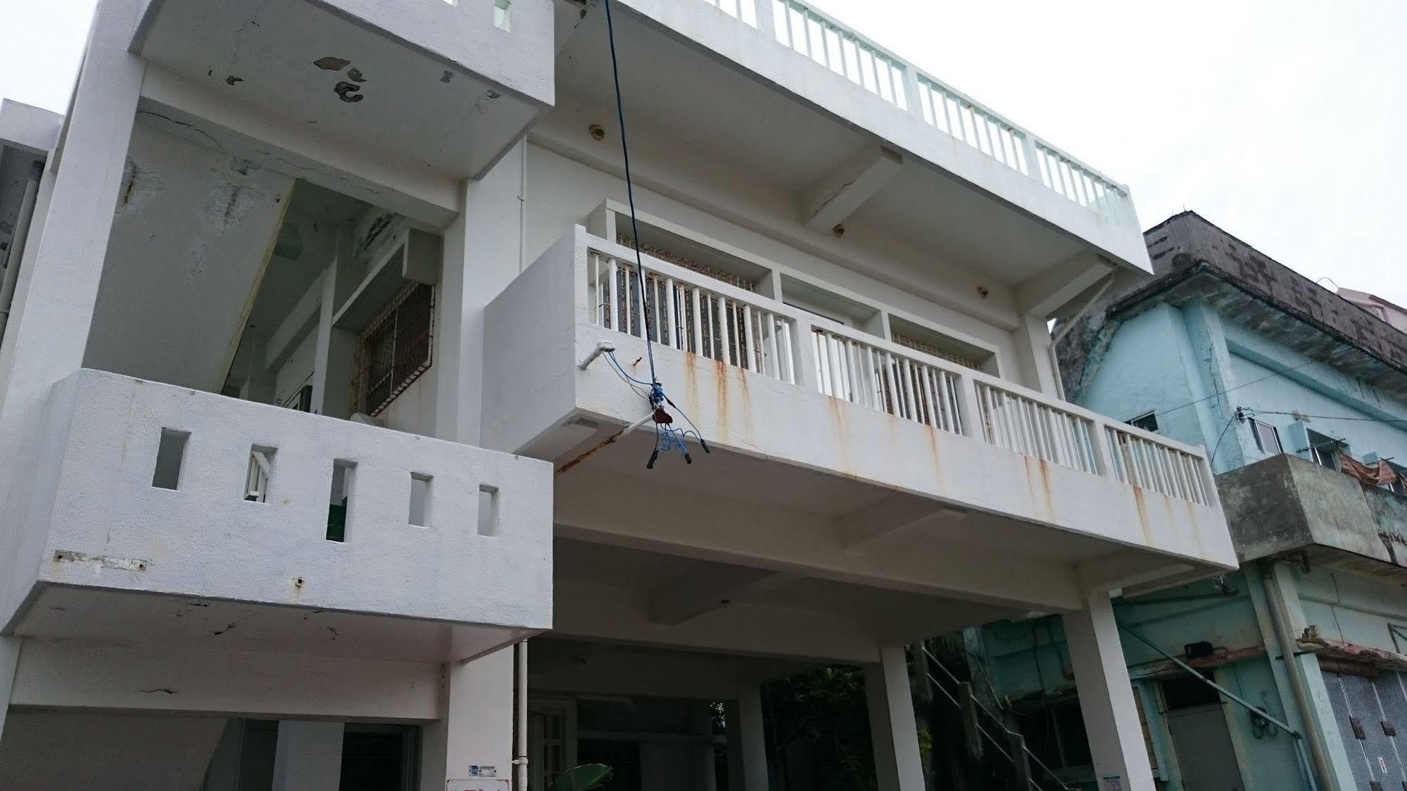 Koza Share House Hotel Okinawa Exterior foto