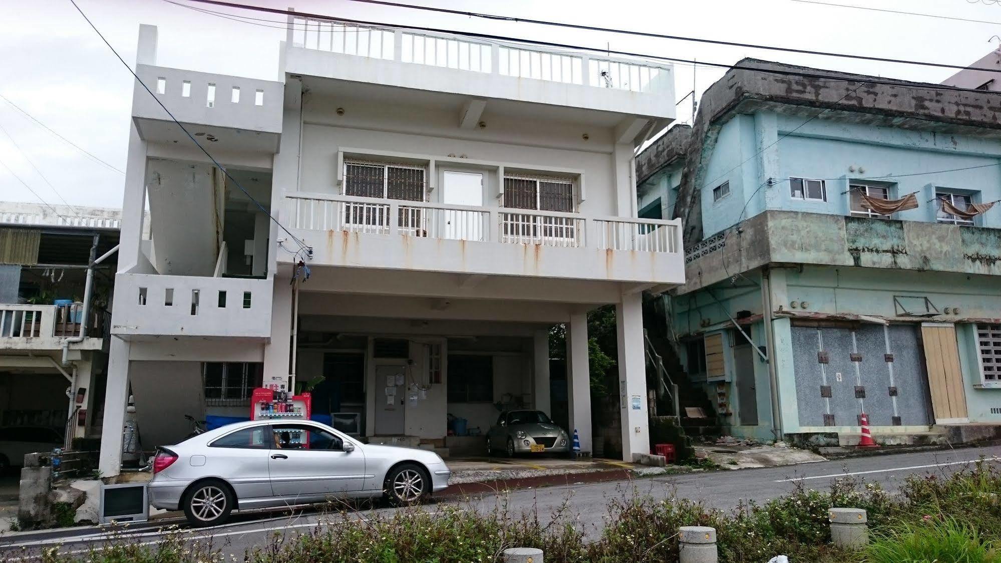 Koza Share House Hotel Okinawa Exterior foto